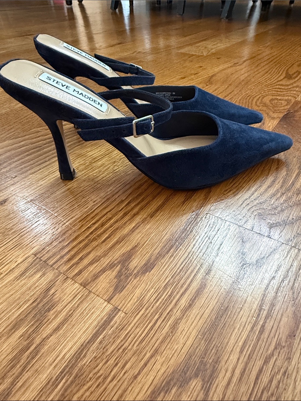 Steve Madden Brecki Navy Suede Ankle Strap Heels Size 8 Pointed Toe - Picture 6 of 9
